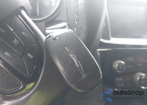 2021 Chrysler 300 300S z USA, uszkodzony, nr VIN 2C3CCABT4MH558327